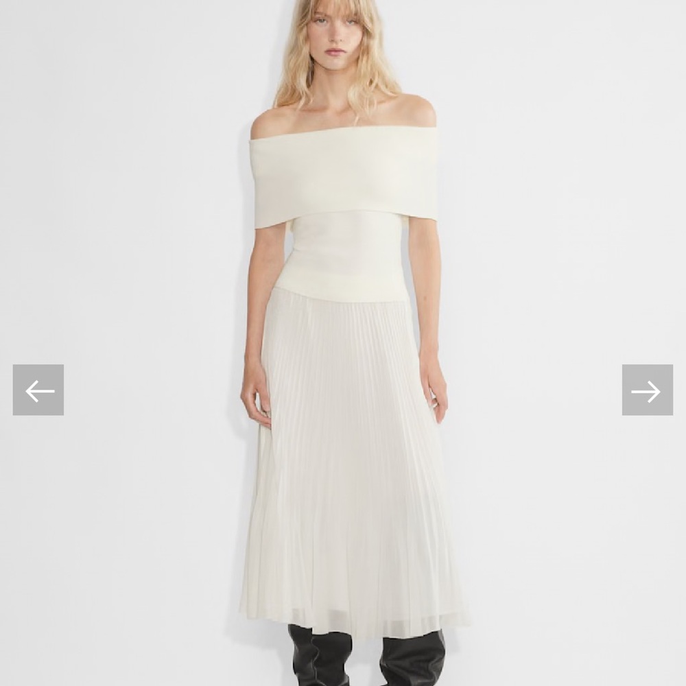 ARITZIA - Elegant Cream Off-Shoulder top